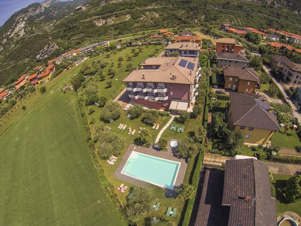 Park Hotel Eden Torbole Sul Garda Kültér fotó