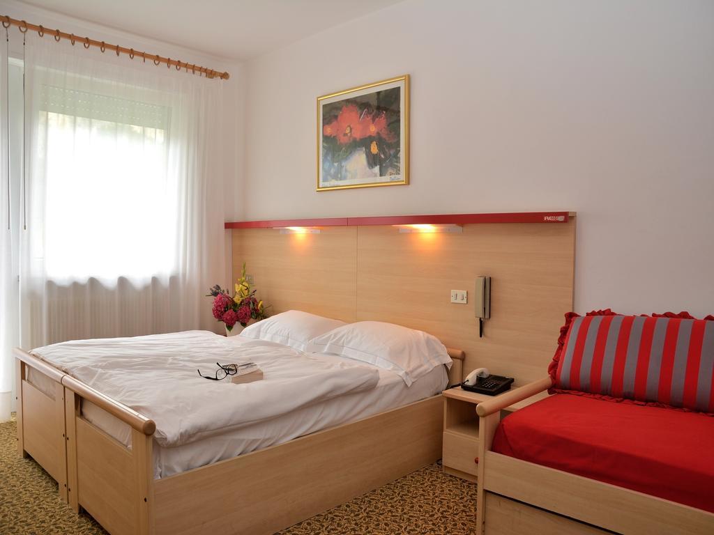 Park Hotel Eden Torbole Sul Garda Kültér fotó