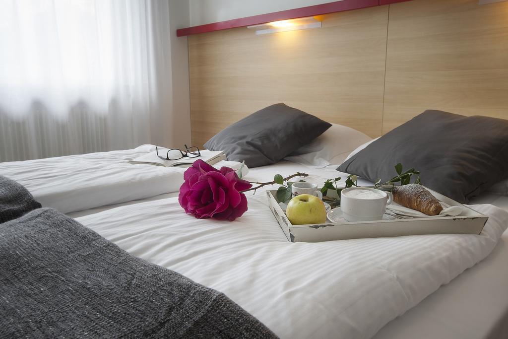 Park Hotel Eden Torbole Sul Garda Kültér fotó
