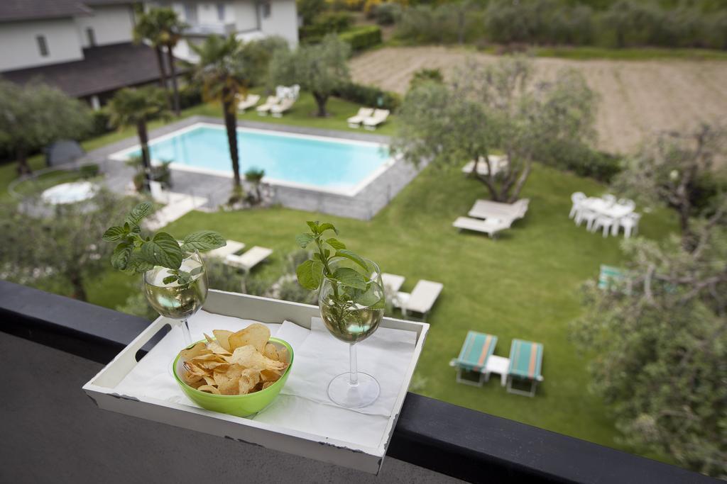 Park Hotel Eden Torbole Sul Garda Kültér fotó