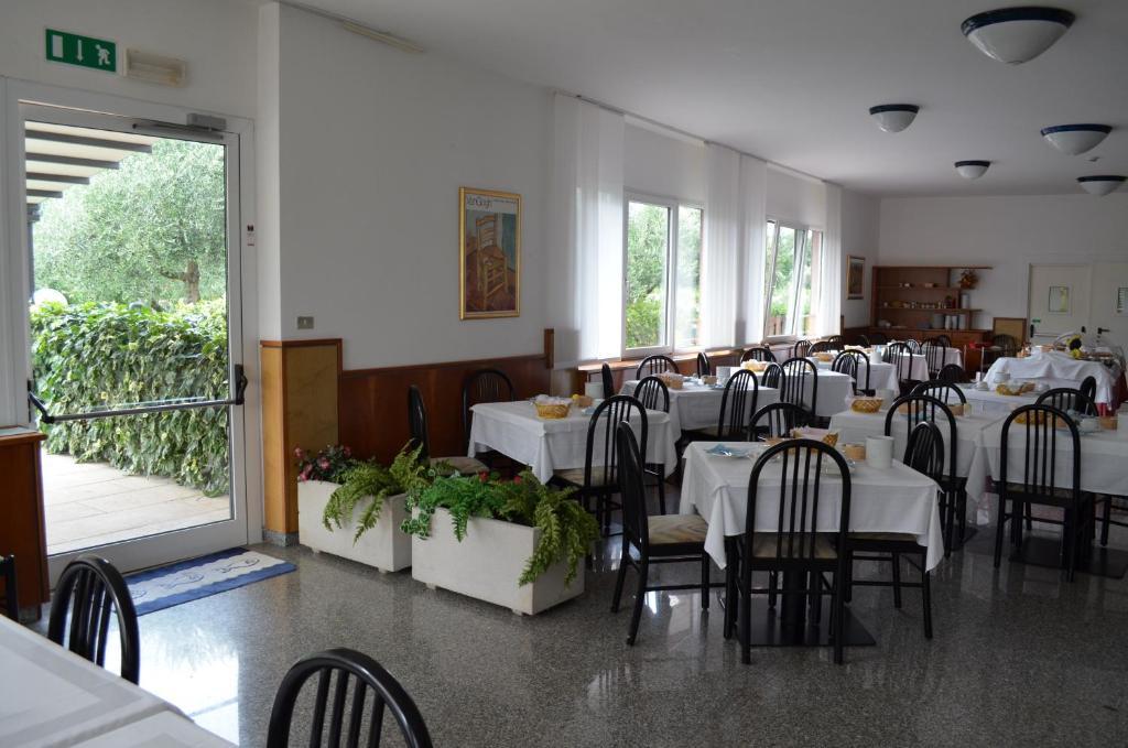 Park Hotel Eden Torbole Sul Garda Kültér fotó
