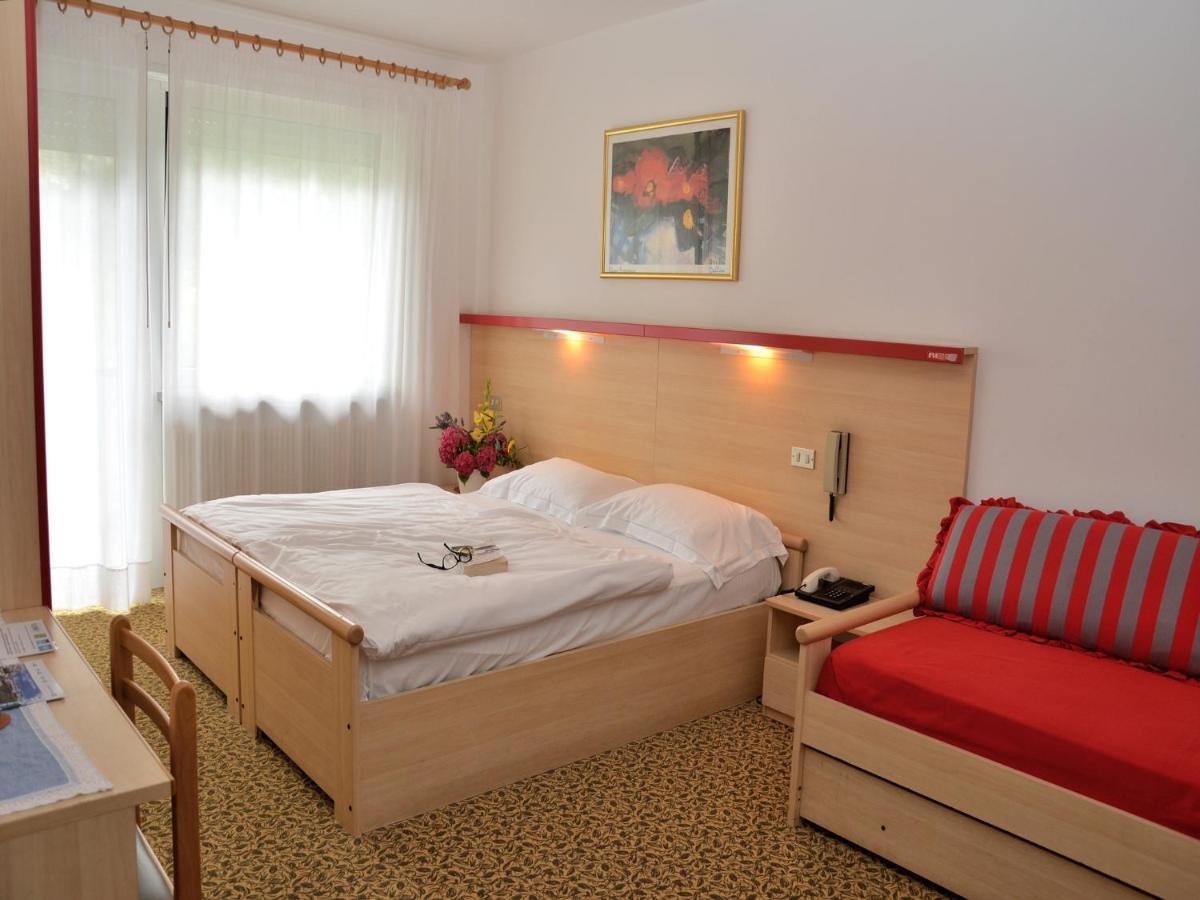 Park Hotel Eden Torbole Sul Garda Szoba fotó
